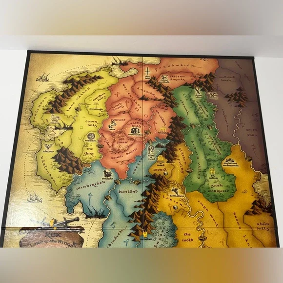 RISK The Lord Of The Rings Trilogy Edition LIKE NEW Complete with Ring CIB - Picture 15 of 15